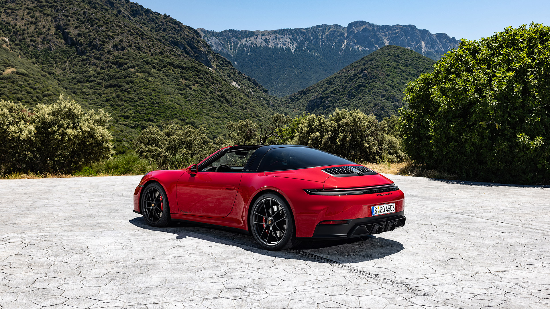  2025 Porsche 911 Targa 4 GTS Wallpaper.