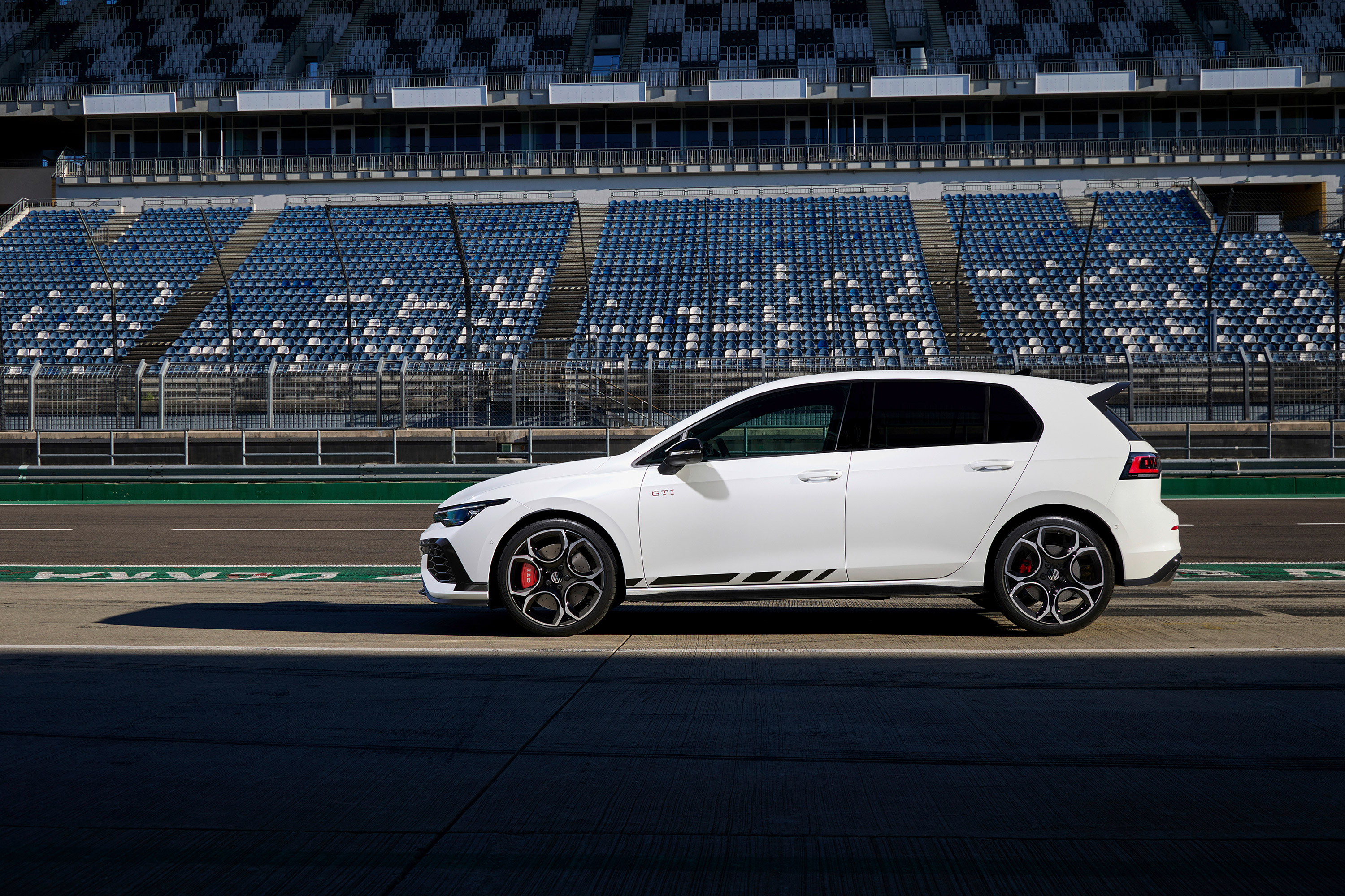  2025 Volkswagen Golf GTI Clubsport Wallpaper.