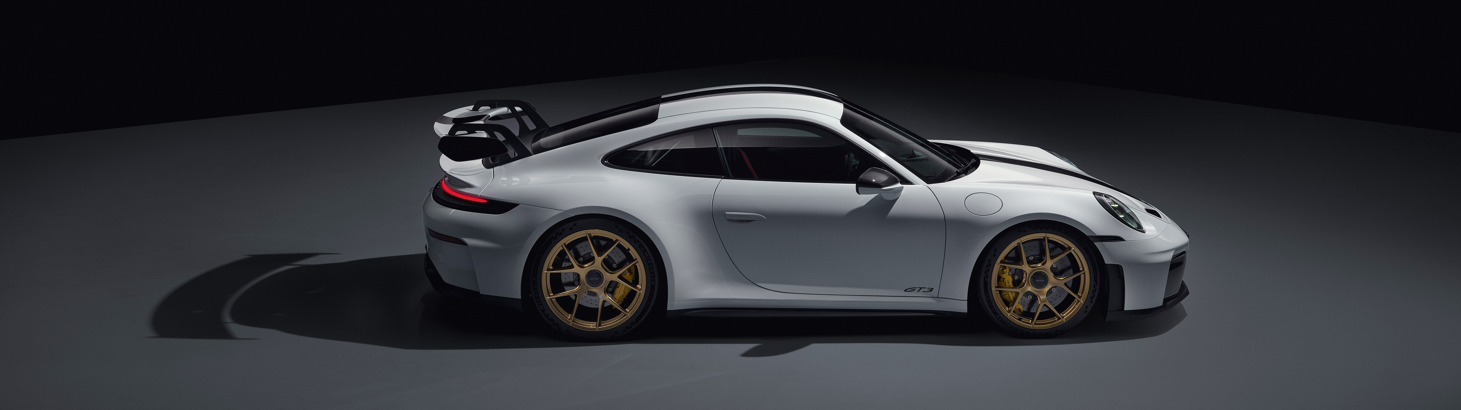  2025 Porsche 911 GT3 Wallpaper.