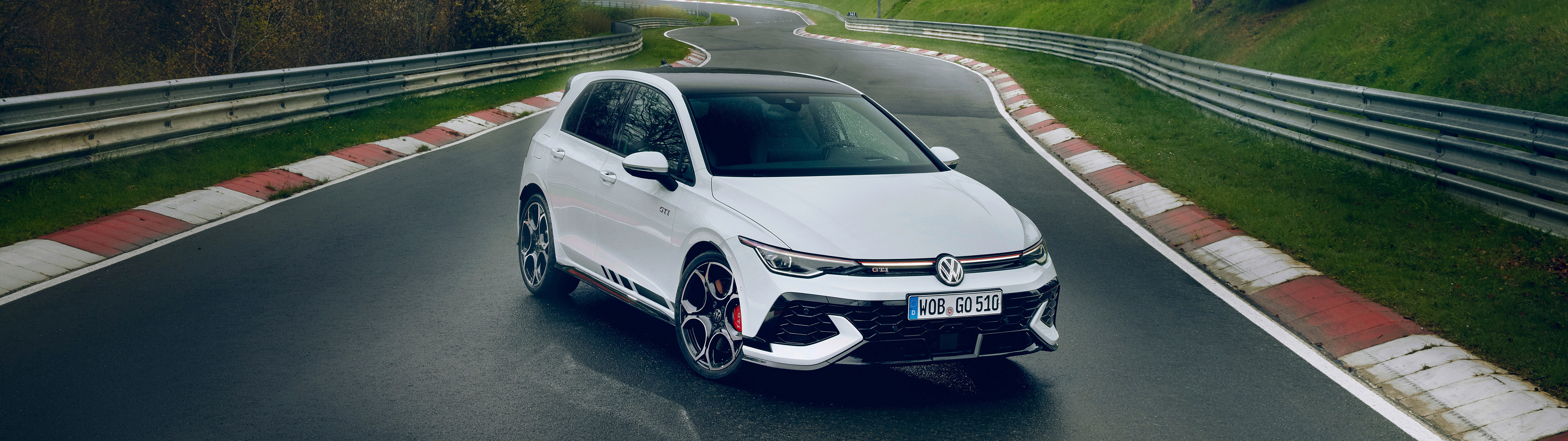  2025 Volkswagen Golf GTI Clubsport Wallpaper.