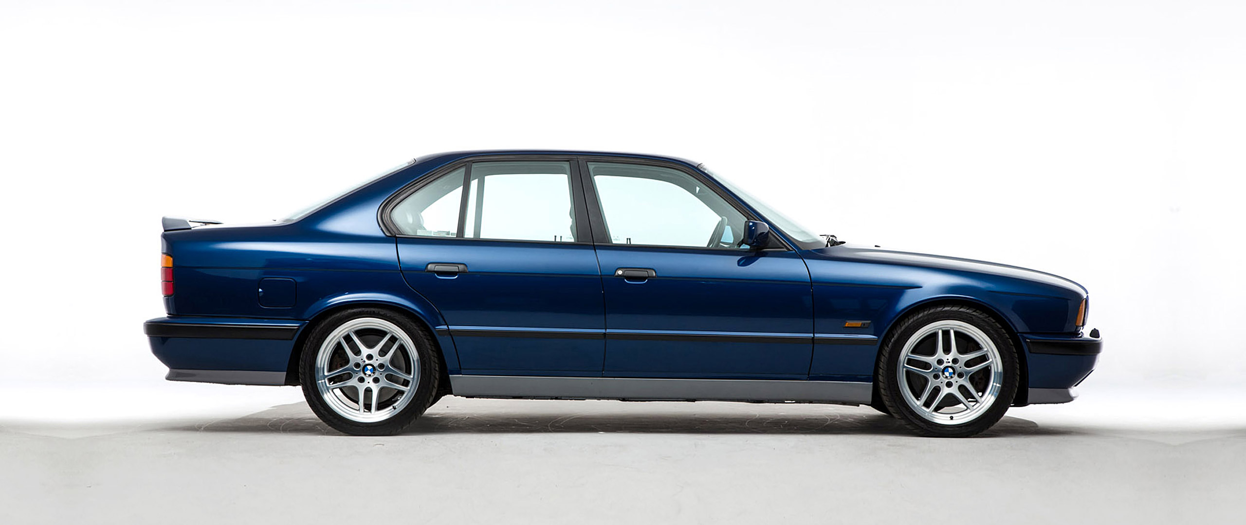  1995 BMW M5 Wallpaper.