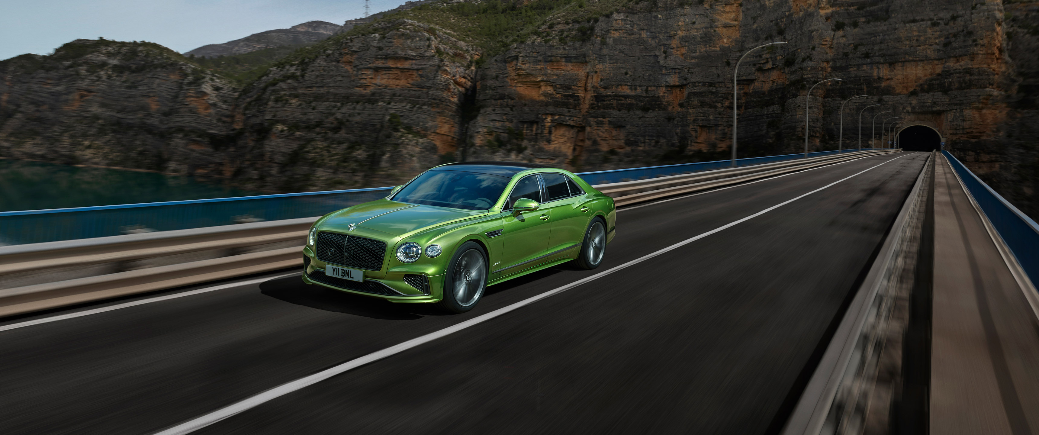  2025 Bentley Flying Spur Speed Wallpaper.