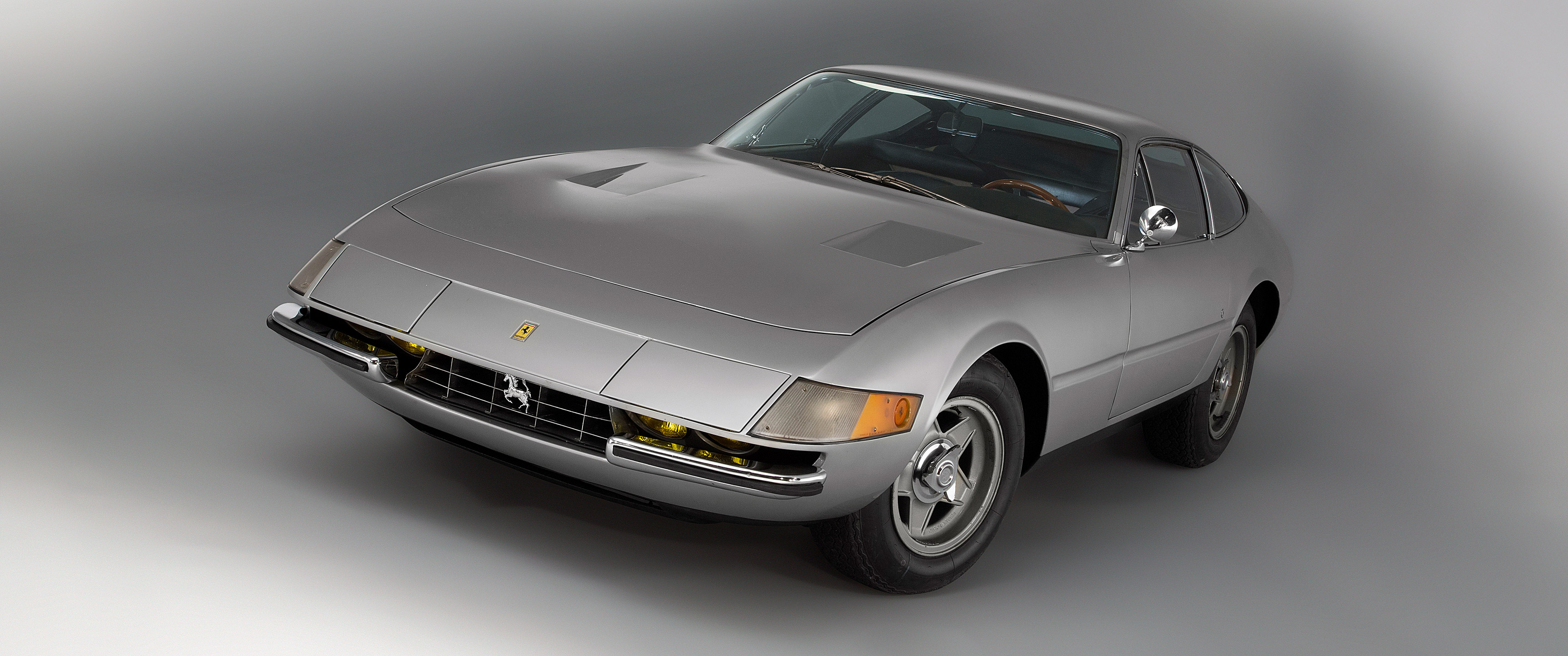  1971 Ferrari 365 GTB4 Daytona Wallpaper.