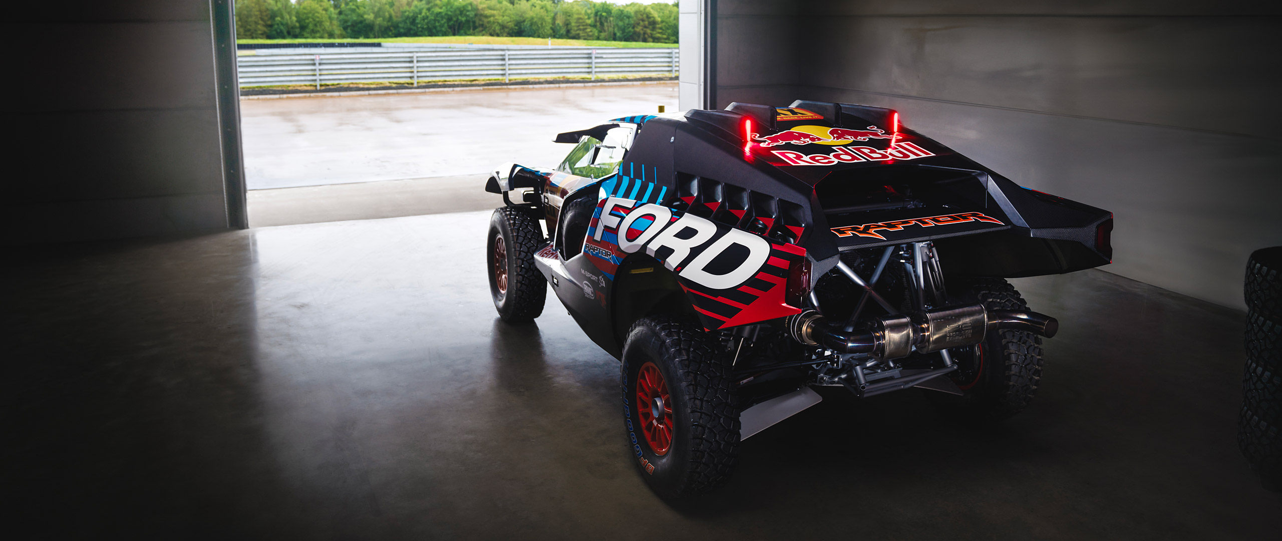  2025 Ford Raptor T1 Dakar Rally Wallpaper.