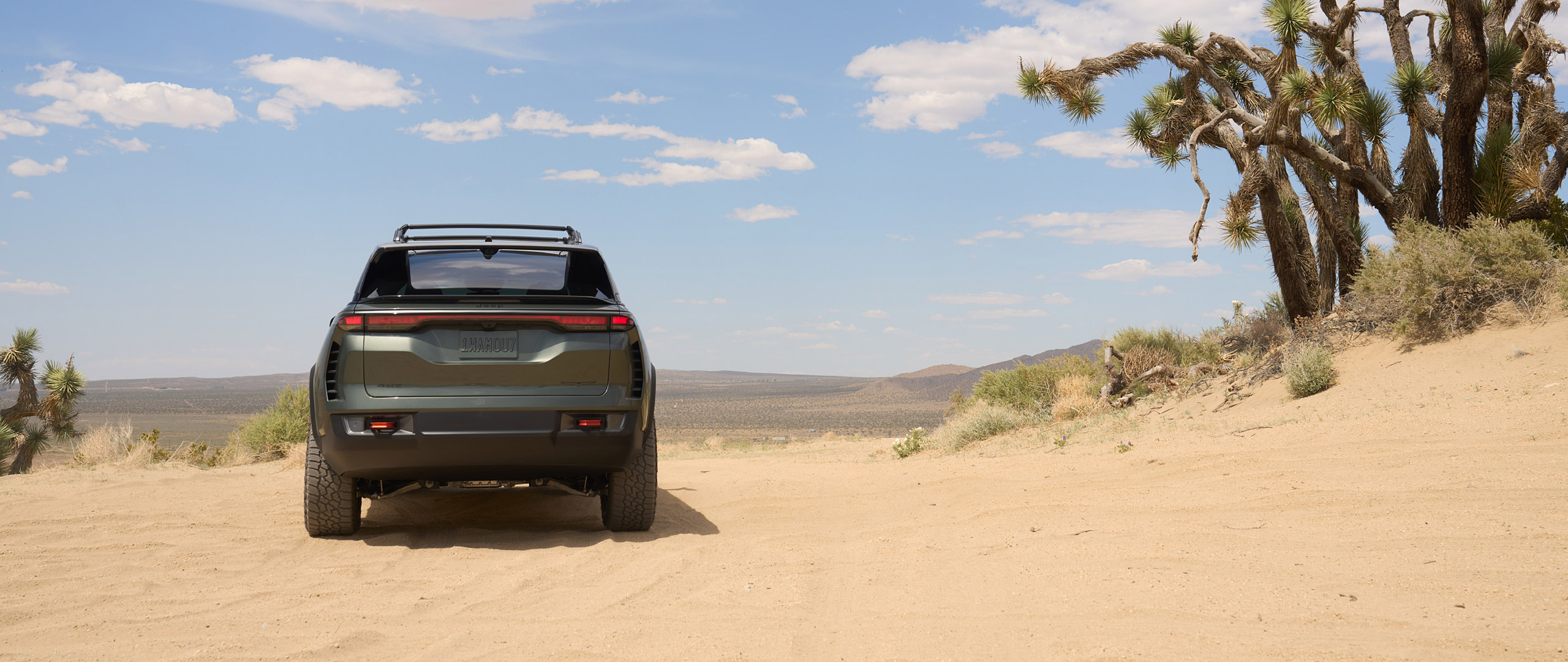  2024 Jeep Wagoneer S Trailhawk Concept Wallpaper.