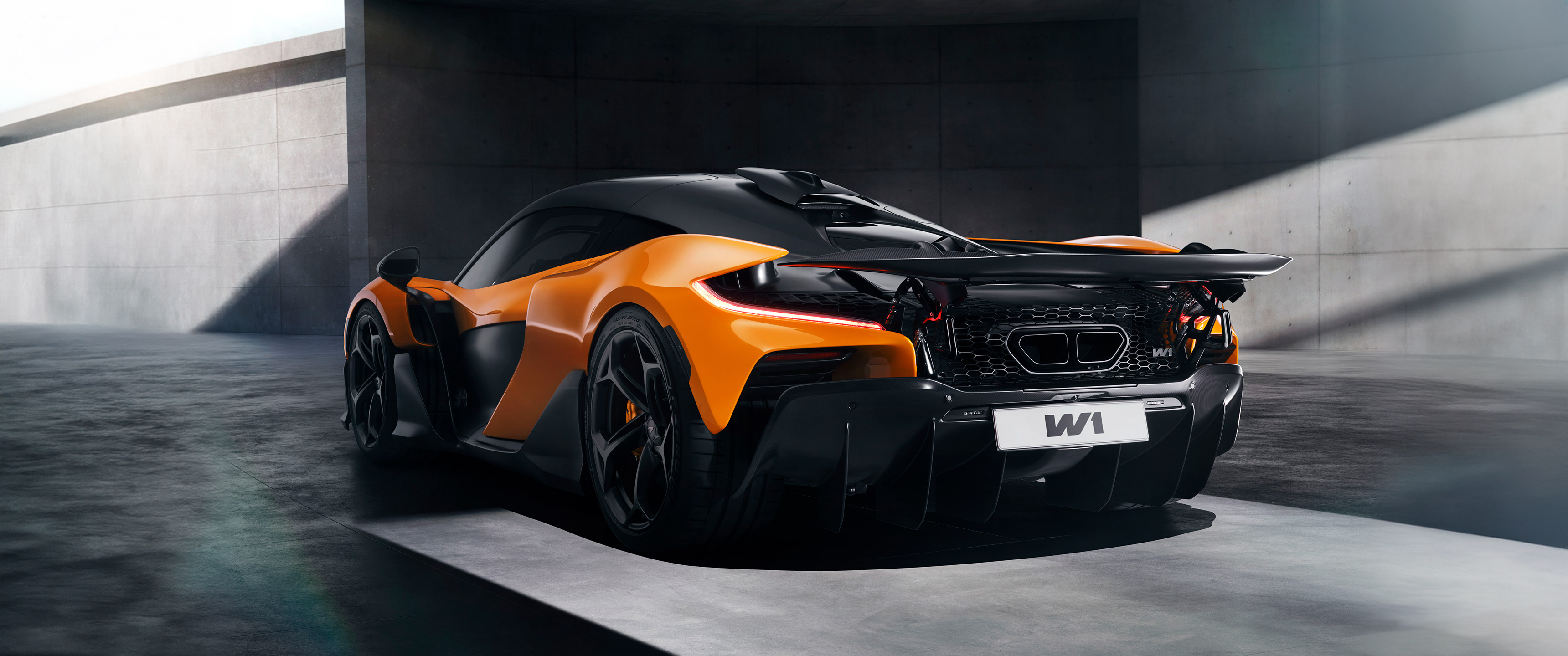  2025 McLaren W1 Wallpaper.