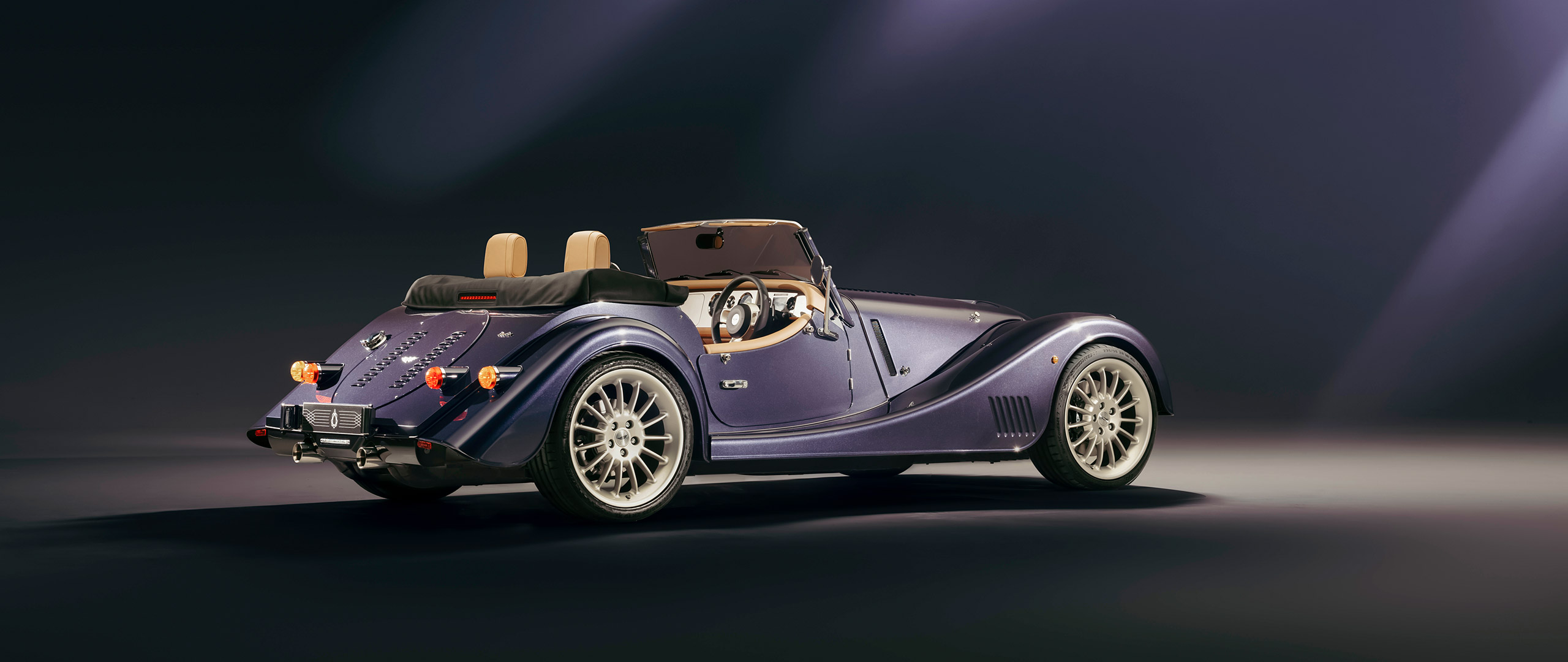  2025 Morgan Plus Six Pinnacle Wallpaper.