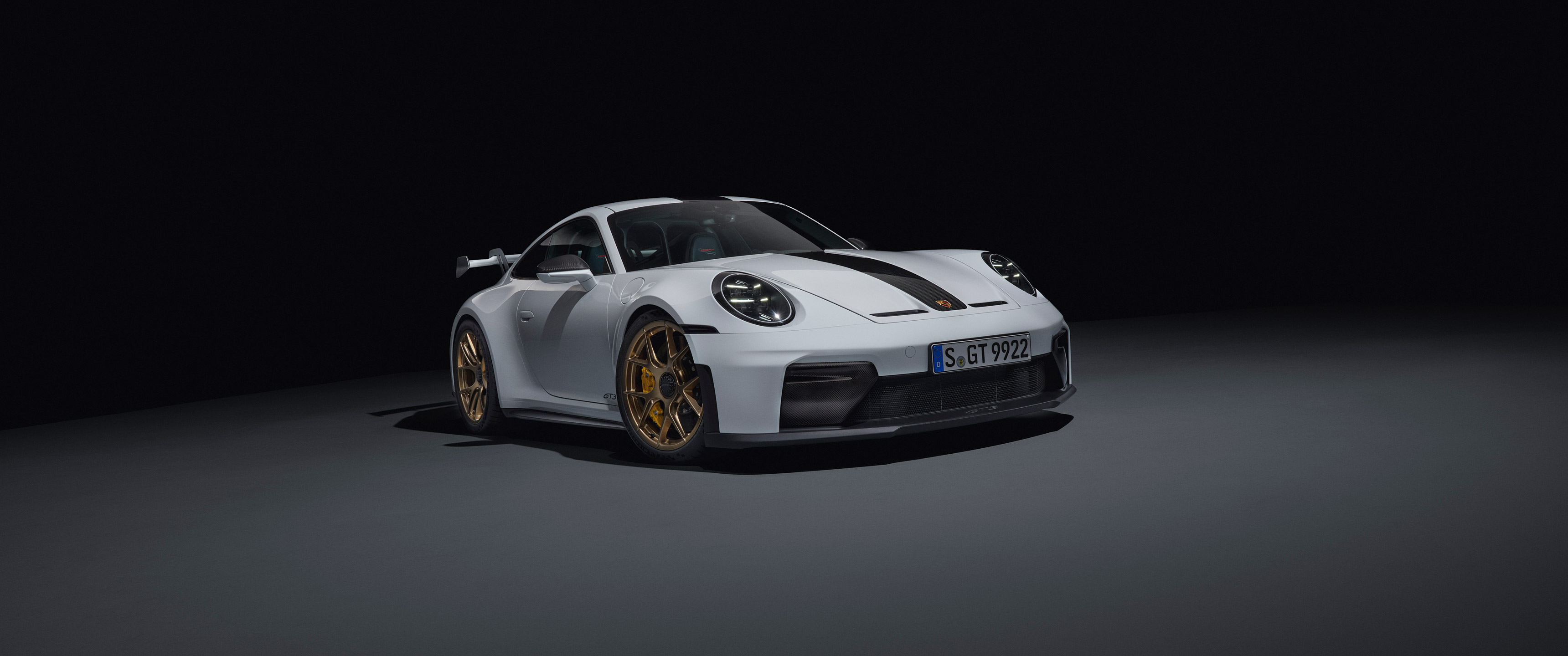  2025 Porsche 911 GT3 Wallpaper.