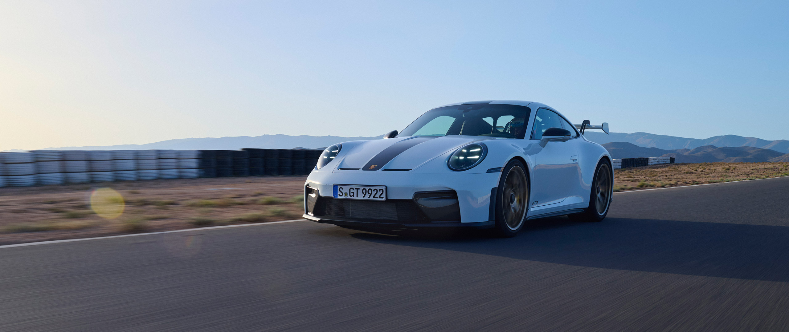  2025 Porsche 911 GT3 Wallpaper.