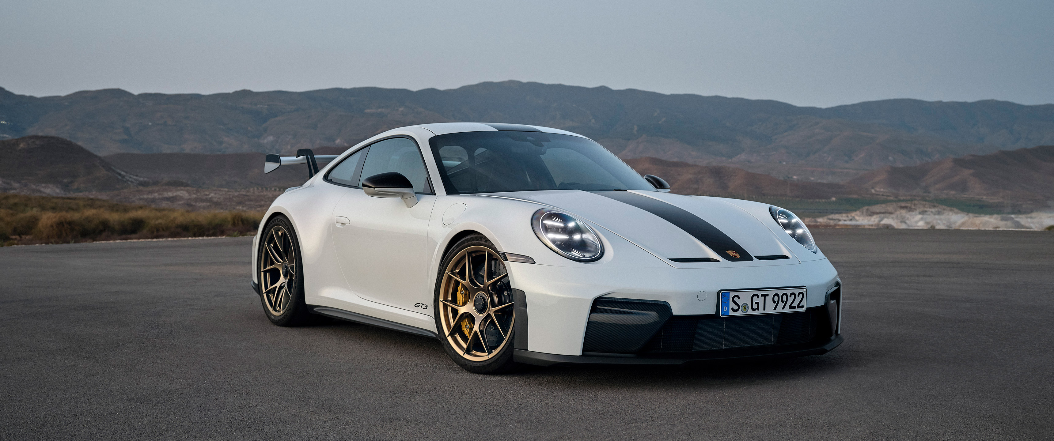  2025 Porsche 911 GT3 Wallpaper.