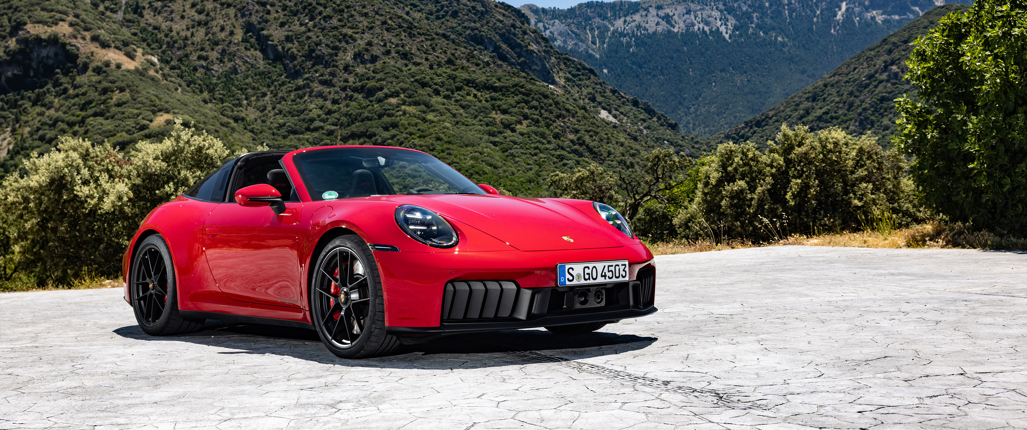  2025 Porsche 911 Targa 4 GTS Wallpaper.