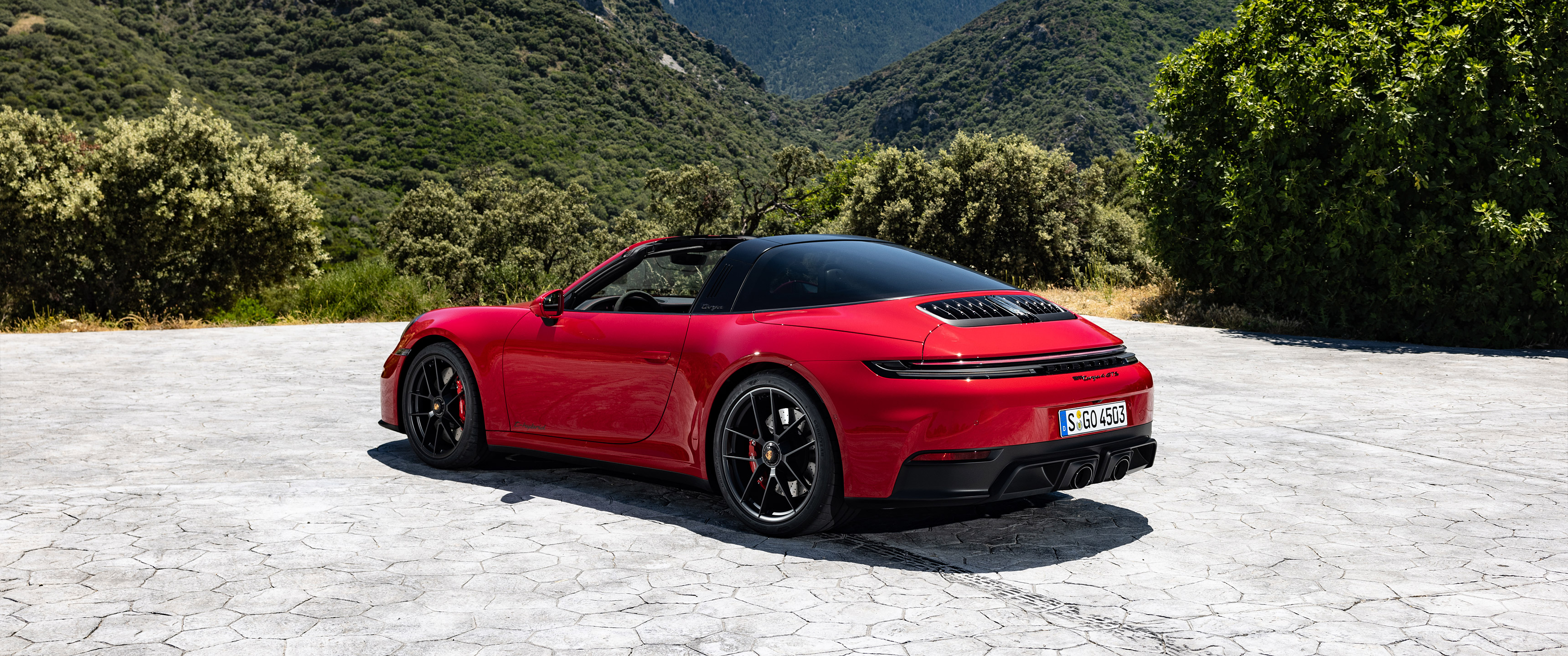  2025 Porsche 911 Targa 4 GTS Wallpaper.